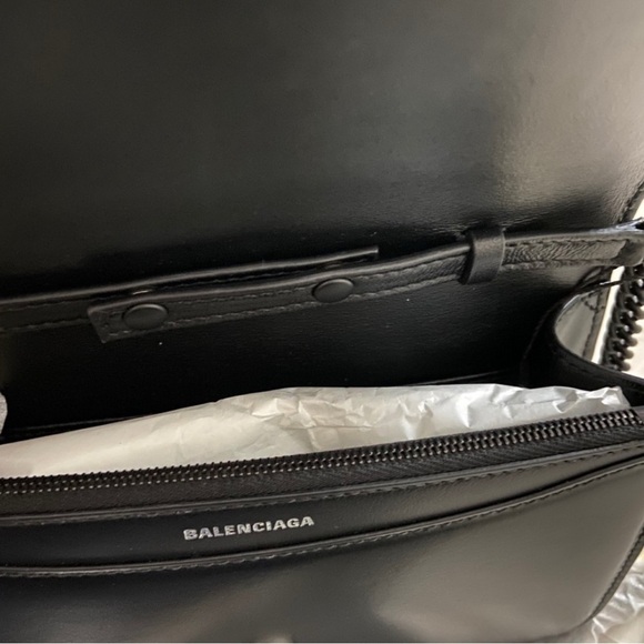 Balenciaga B bag wallet on chain - Picture 7 of 7